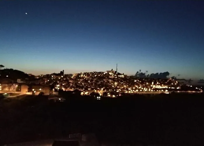 בית כפרי Tasca קלטג'ירונה